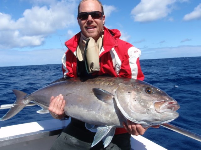 20 Nov 2009: Sambo jigging with Saltwater Charters